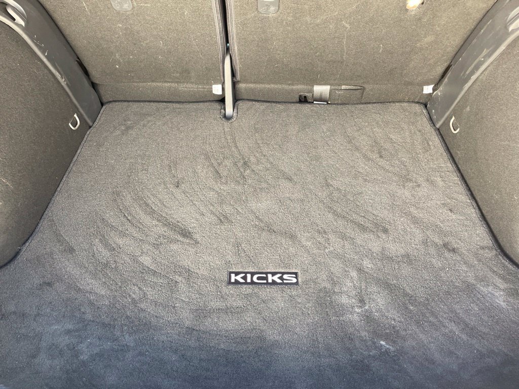 Used 2021 Nissan Kicks SR FWD image 21