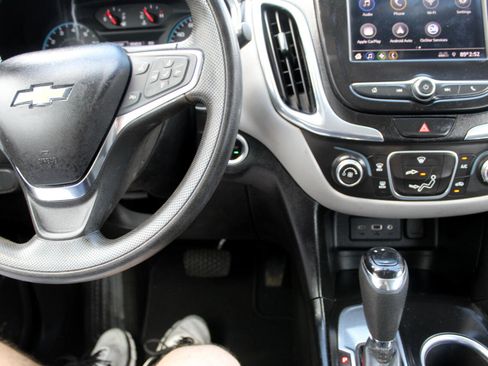 Used 2020 Chevrolet Equinox LS w/ LPO, Floor Liner Package image 14