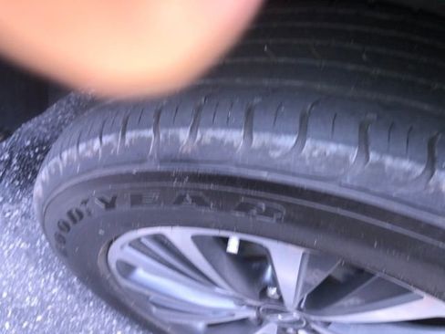 Used 2016 Lincoln Navigator Select RWD image 7