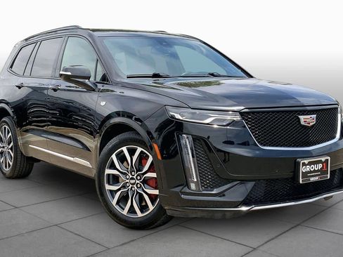 Used 2022 Cadillac XT6 Sport AWD/4WD image 3