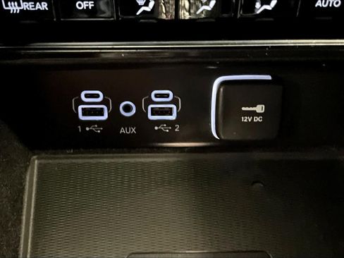 Used 2021 Jeep Grand Cherokee L Limited w/ Luxury Tech Group II image 27