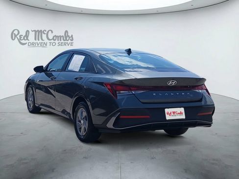 Used 2024 Hyundai Elantra SE FWD image 3