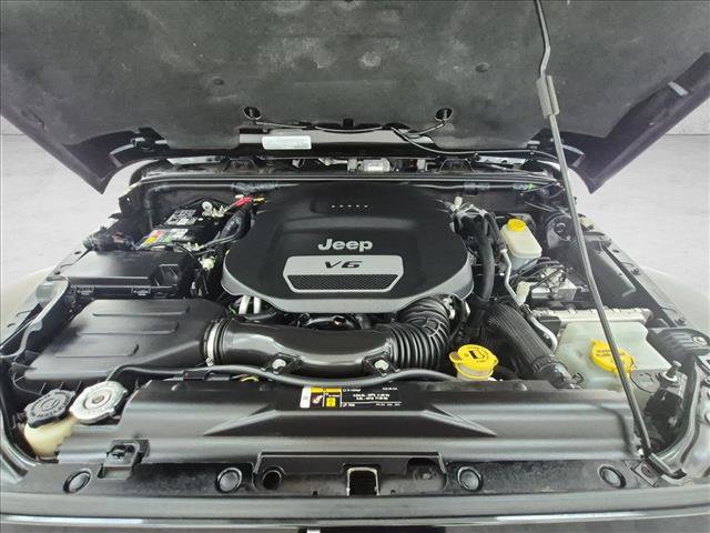 Used 2018 Jeep Wrangler Sahara w/ Connectivity Group AWD/4WD image 25