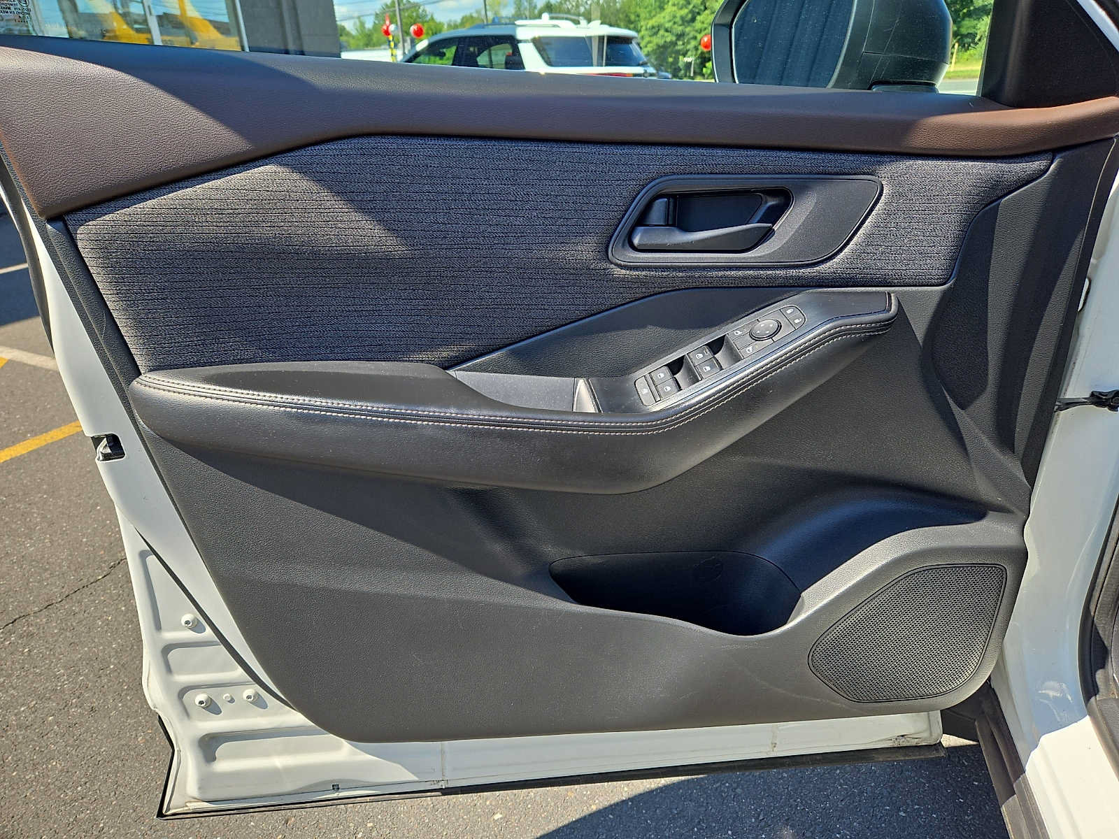 Used 2021 Nissan Rogue S AWD/4WD image 12