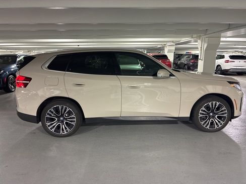 Used 2025 BMW X3 xDrive30i w/ Premium Package image 6