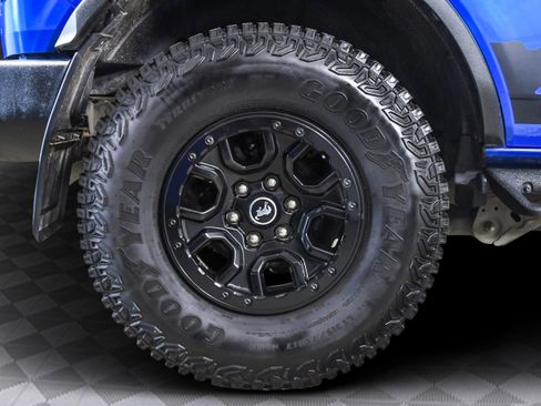 Used 2023 Ford Bronco Wildtrak image 30