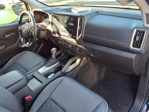 Certified 2025 Nissan Frontier SV image 26