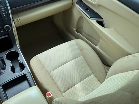 Used 2016 Toyota Camry LE FWD image 22