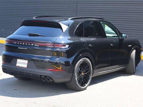 New 2026 Porsche Cayenne S AWD/4WD image 8