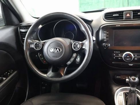 Used 2019 Kia Soul + image 13