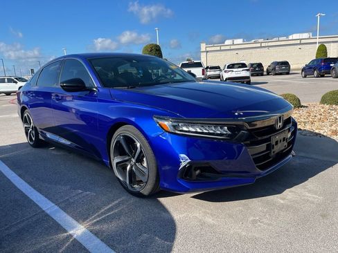 Used 2022 Honda Accord Sport image 2