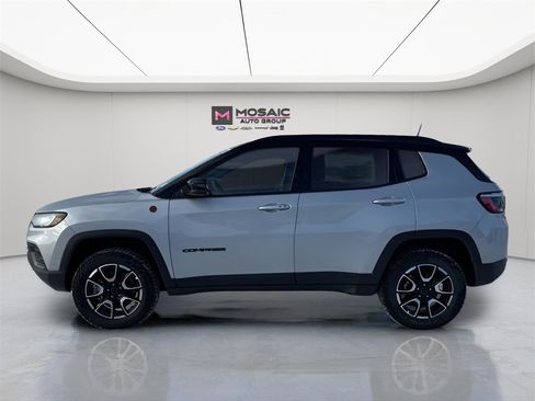 New 2026 Jeep Compass Trailhawk image 4