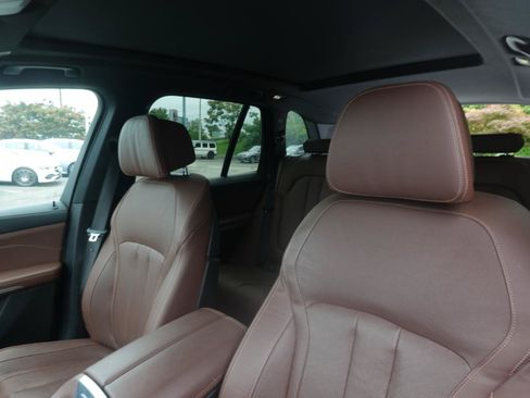 Used 2021 BMW X5 sDrive40i w/ M Sport Package RWD image 13