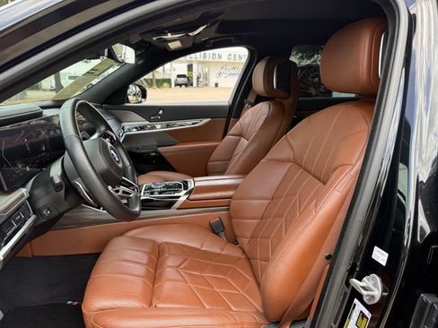 Used 2023 BMW 760i xDrive AWD/4WD image 26