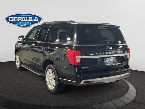 Used 2022 Ford Expedition XLT image 3