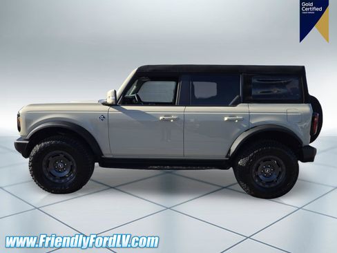 Certified 2025 Ford Bronco Outer Banks w/ Sasquatch Package AWD/4WD image 3