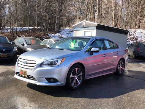 Used 2017 Subaru Legacy 2.5i Limited AWD/4WD image 2