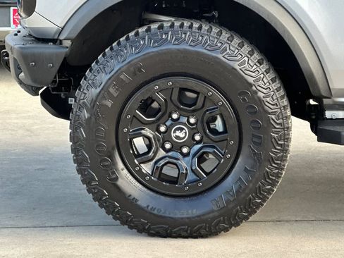 Used 2024 Ford Bronco Wildtrak AWD/4WD image 36