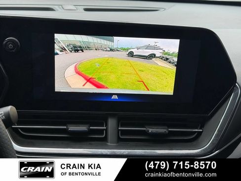 Used 2025 Chevrolet Trax RS w/ Sunroof Package FWD image 16
