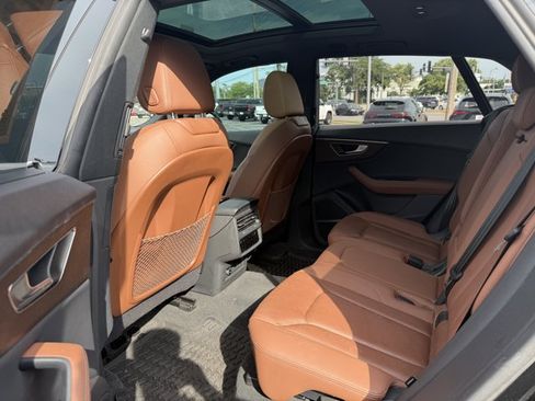Used 2024 Audi Q8 Premium Plus w/ Premium Plus Package AWD/4WD image 4