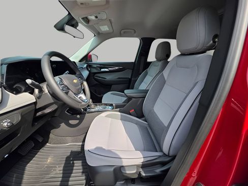 New 2026 Chevrolet TrailBlazer LT w/ LT Cold Weather Package FWD image 14