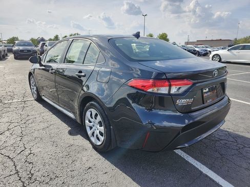 Used 2021 Toyota Corolla LE w/ Carpet Mat Package (TMS) FWD image 12