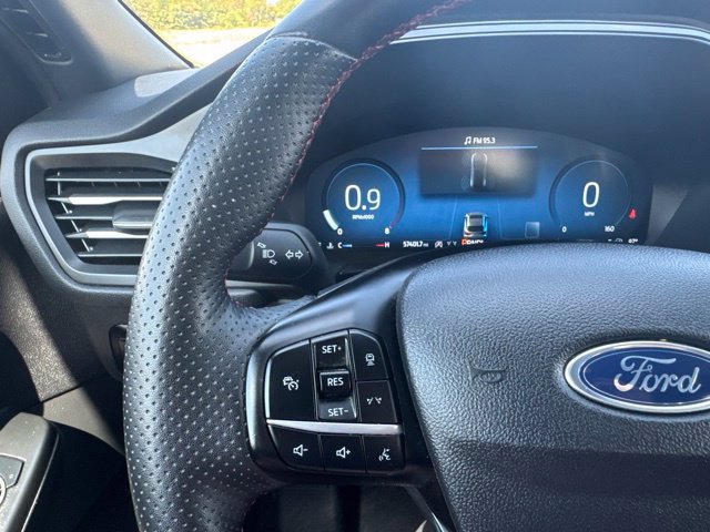 Used 2023 Ford Escape ST-Line Elite w/ Premium Technology Package AWD/4WD image 14