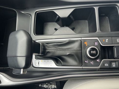 Used 2024 Kia Sorento S w/ Panoramic Sunroof Package image 22