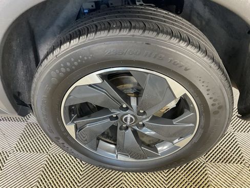 Used 2024 Nissan Rogue SV FWD image 24