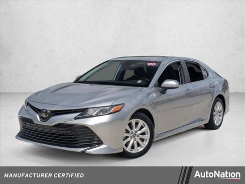 Certified 2020 Toyota Camry LE image 1