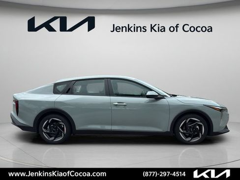New 2026 Kia K4 EX FWD image 3