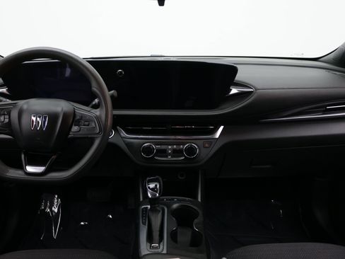 Used 2024 Buick Envista Preferred FWD image 30