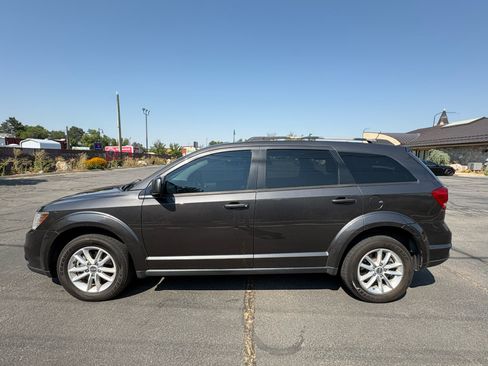 Used 2017 Dodge Journey SXT w/ Premium Group FWD image 5