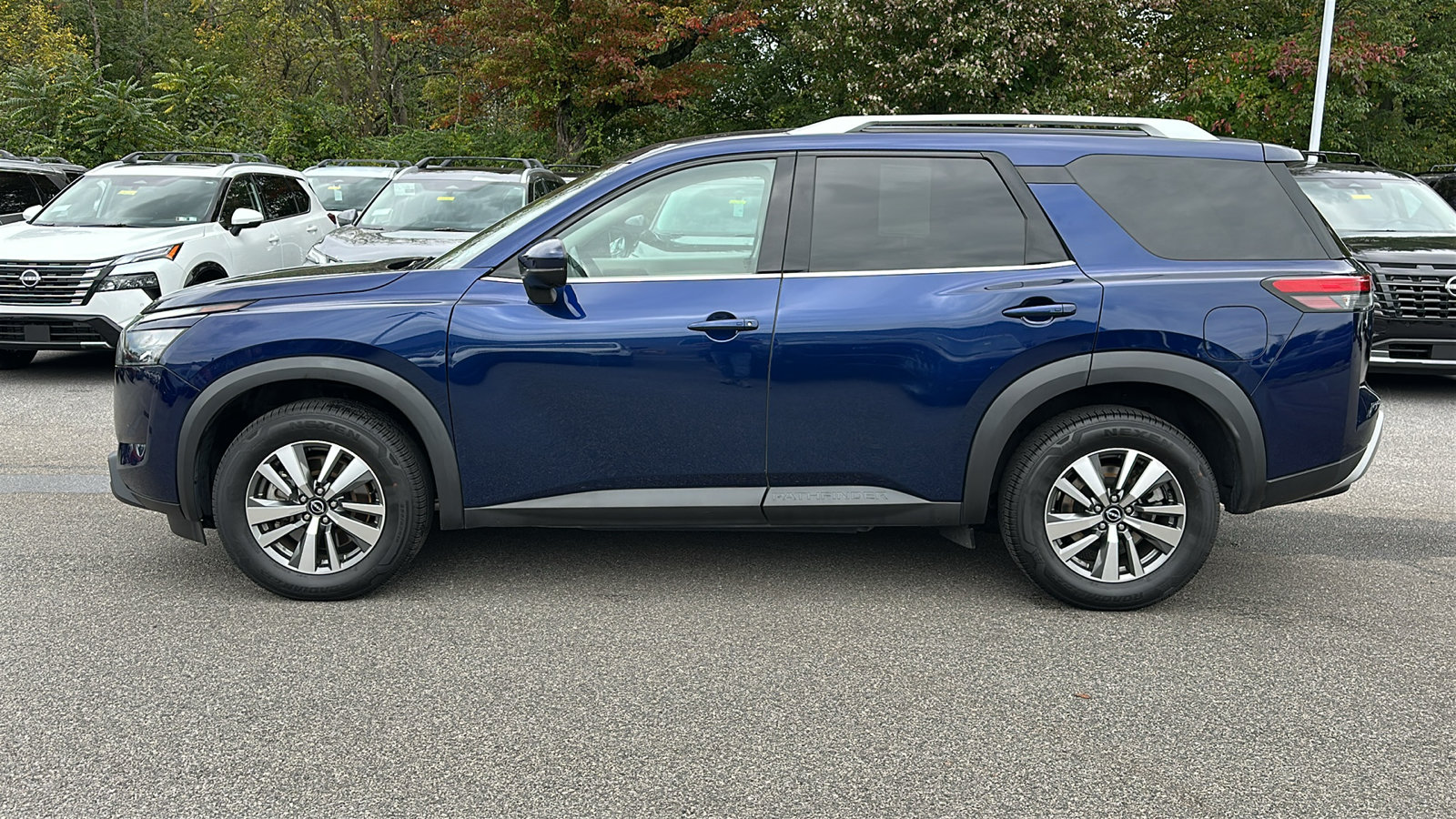 Certified 2025 Nissan Pathfinder SL AWD/4WD image 27