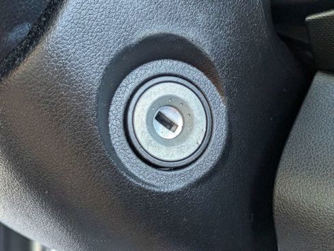 Used 2020 Hyundai Venue SE FWD image 30