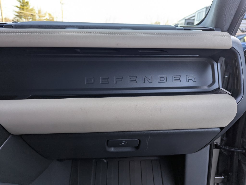 Used 2023 Land Rover Defender 110 X-Dynamic SE AWD/4WD image 36