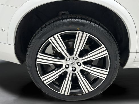 Used 2021 Volvo XC90 T8 Inscription w/ Advanced Package AWD/4WD image 6