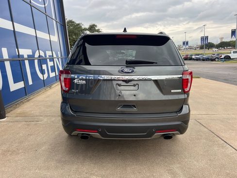 Certified 2019 Ford Explorer XLT image 8