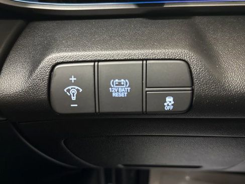 New 2025 Hyundai Elantra SEL image 8