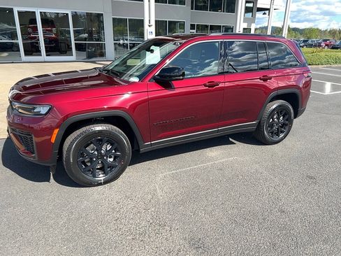 New 2026 Jeep Grand Cherokee Altitude AWD/4WD image 2