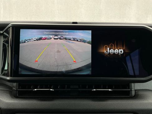 Used 2025 Jeep Wrangler Sport S image 28