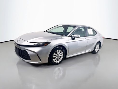 Certified 2025 Toyota Camry LE image 3