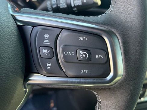 New 2026 Jeep Wrangler Unlimited Sahara AWD/4WD image 18
