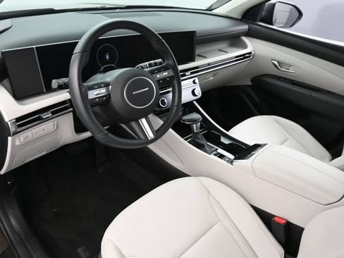 Used 2026 Hyundai Tucson SEL FWD image 11