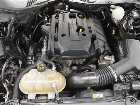 Used 2017 Ford Mustang Coupe RWD image 22