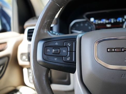 Used 2021 GMC Yukon XL Denali w/ Denali Premium Package AWD/4WD image 33