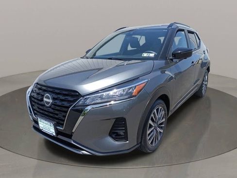 Used 2024 Nissan Kicks SR image 74