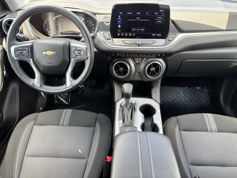 Used 2025 Chevrolet Blazer LT FWD image 12