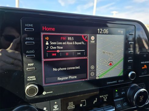 Certified 2022 Toyota Highlander XLE image 27