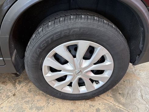 Used 2020 Nissan Rogue S image 6